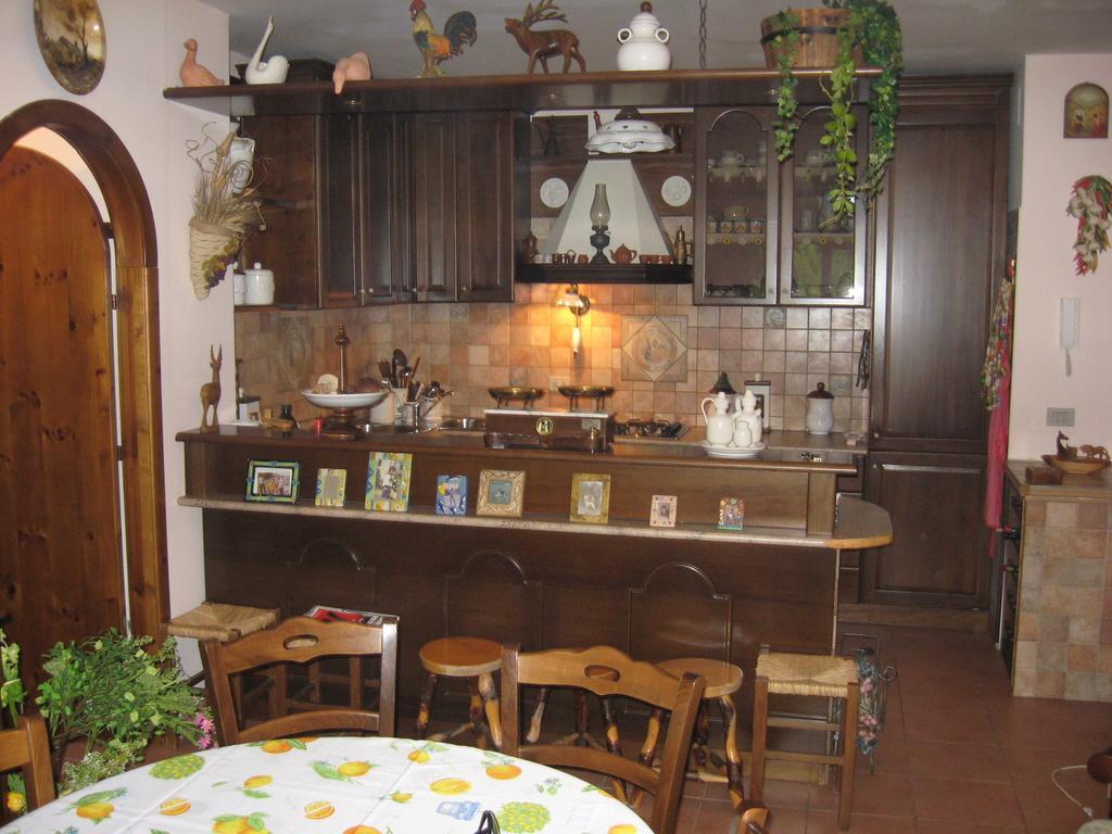 Le Tre Rose Montagna Appartement Camigliatello Silano Kamer foto